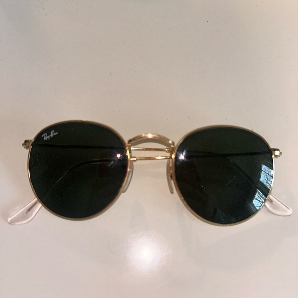 Ray-Ban Round Metal Legend Gold sunglassess